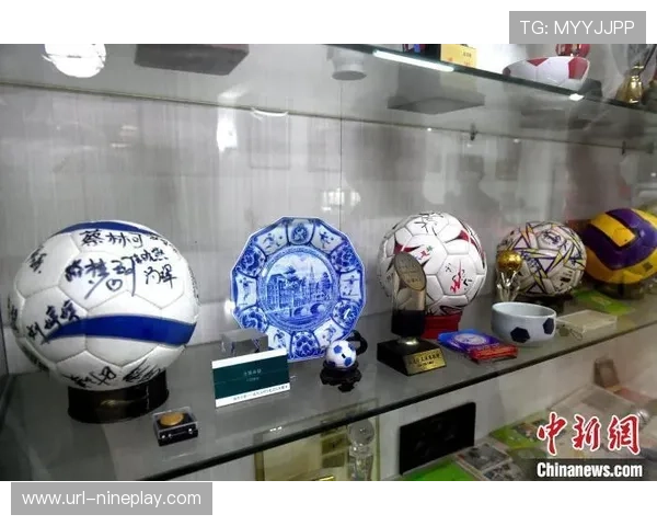 足球卡套动态卡像素球星限量版礼物定制收藏品展现球场魅力