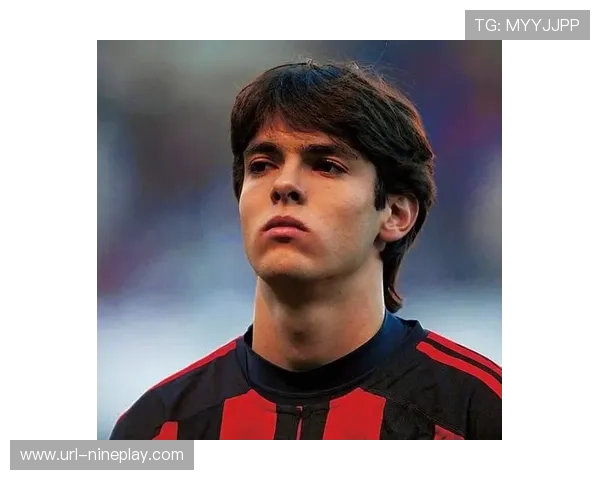 足球明星头像精选：全球顶级球星风采尽显，精彩瞬间捕捉你的目光